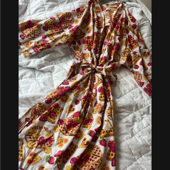 Printfresh waffles in bed robe - Picture 2 of 3